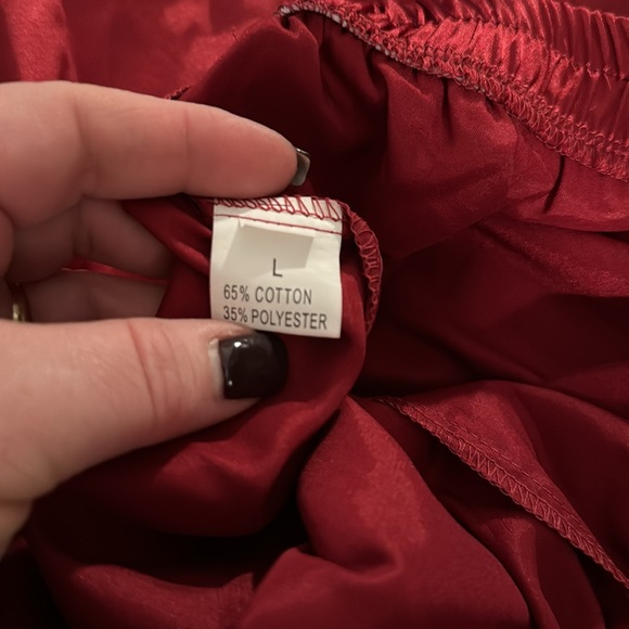 Red /gold pajama set / silky feel - Picture 5 of 5